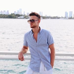 Meet your Posher, Max